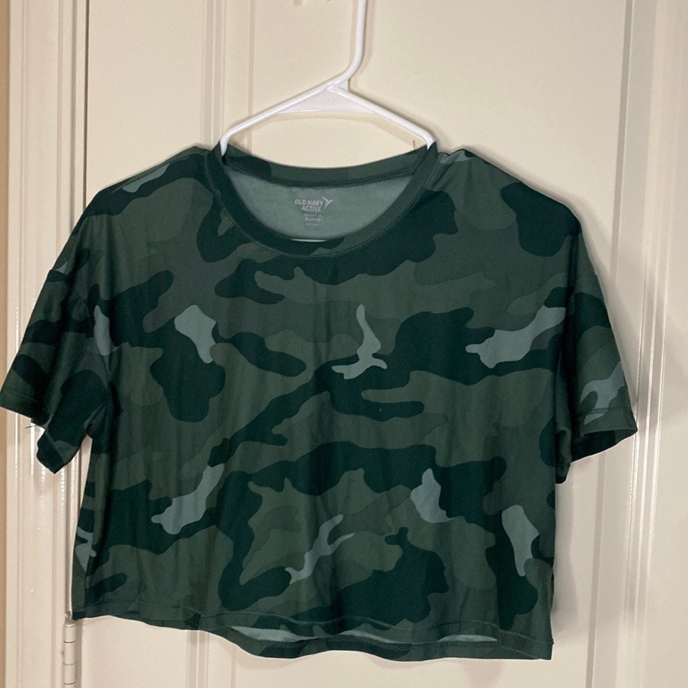 Old Navy girls active crop. Size XL (14-16).
